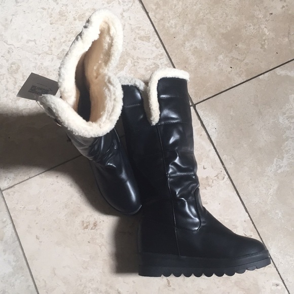 Mid Calf platform Boots - Picture 4 of 5